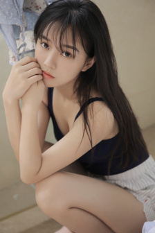 按在玻璃窗前C